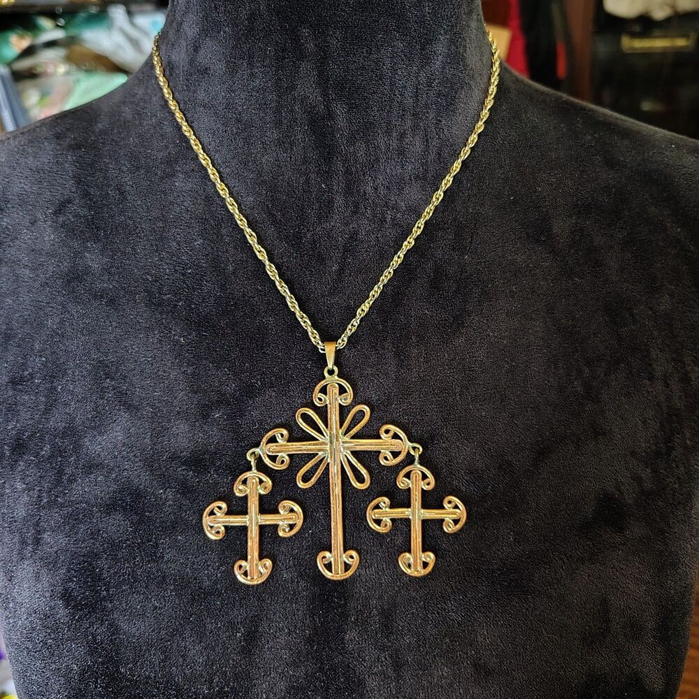 Gold Tones VTG Ornate Multi Cross Pendant W Chain/J108